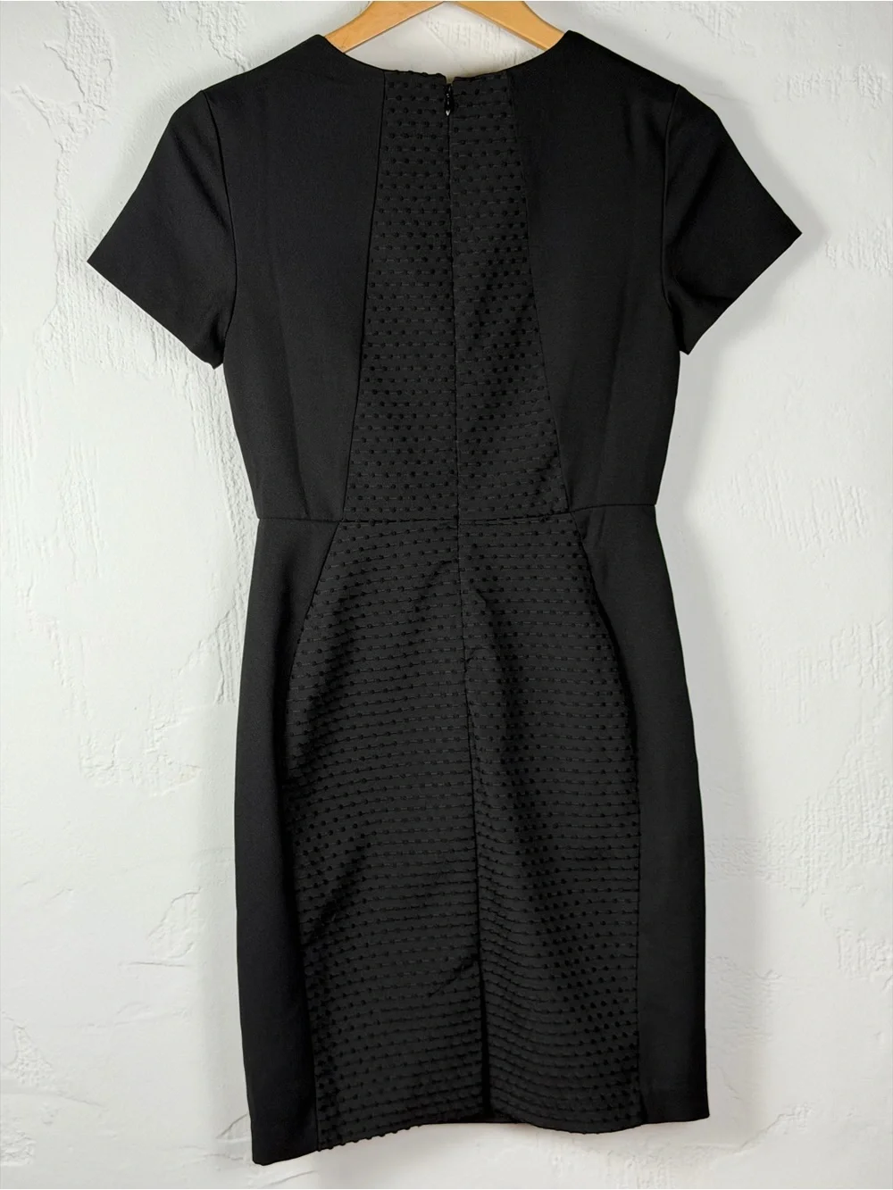 Banana Republic Black Textured Sheath Dress Professional and Classic-4P